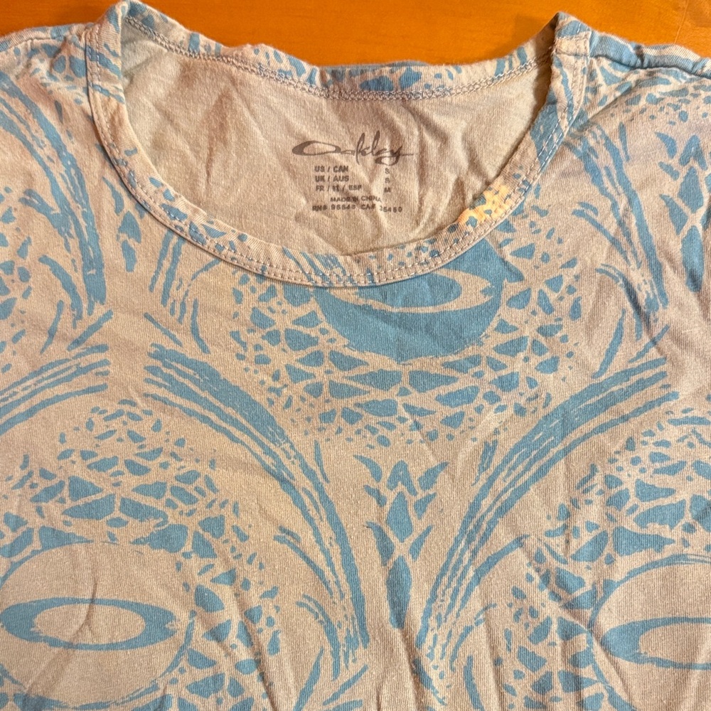 Oakley Beige and Blue Patterned Tee